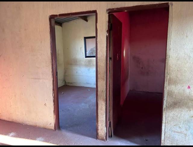 1 BEDROOM HOUSE FOR SALE IN MABOPANE UNIT U